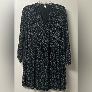 Old Navy Black and White Tiered V-Neck Sundress